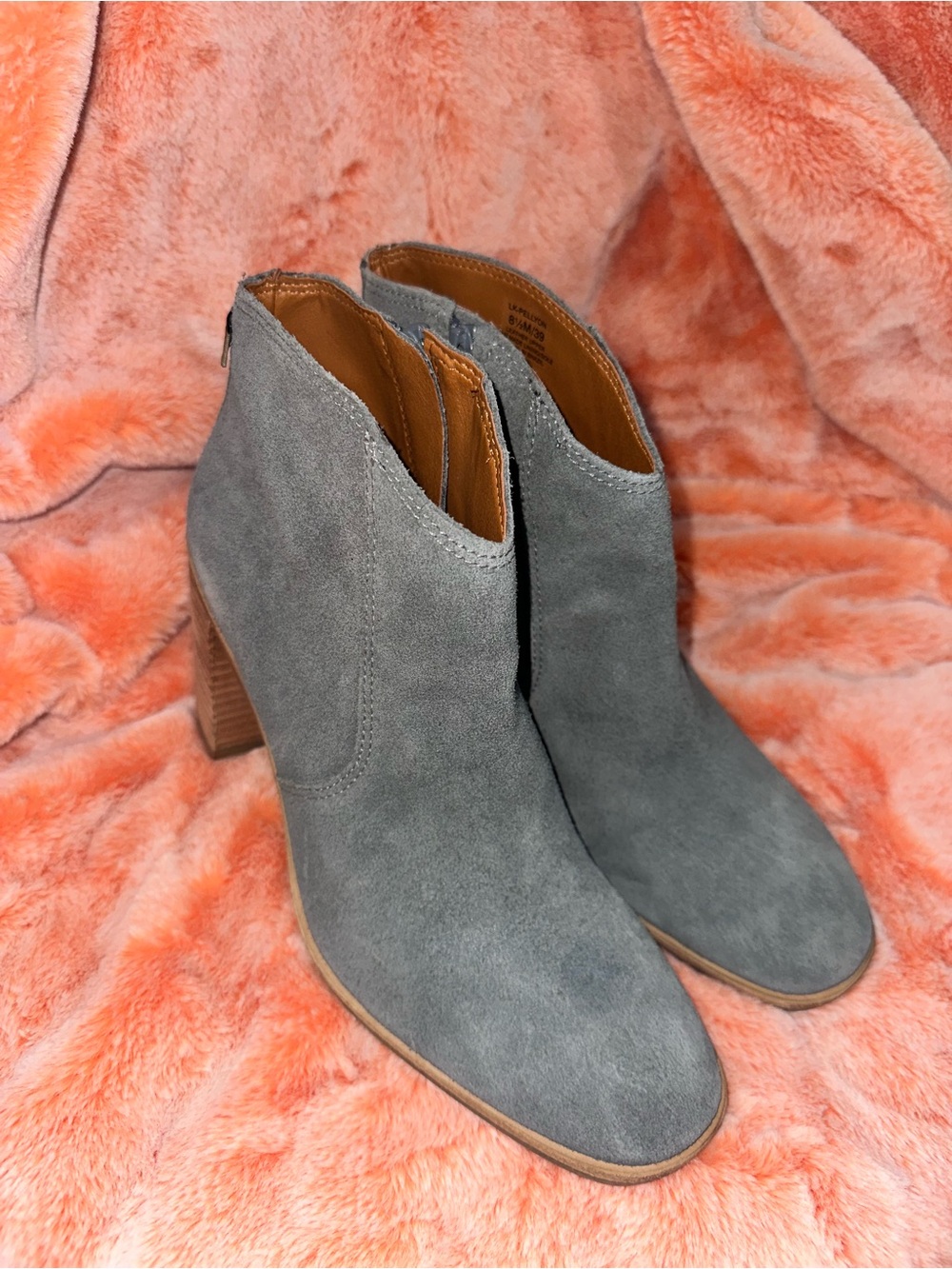 NWOB Lucky Brand Pellyon Heeled Bootie- In Open Grey $139 MSRP - Picture 16 of 16